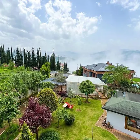Hotel Heaven Garden