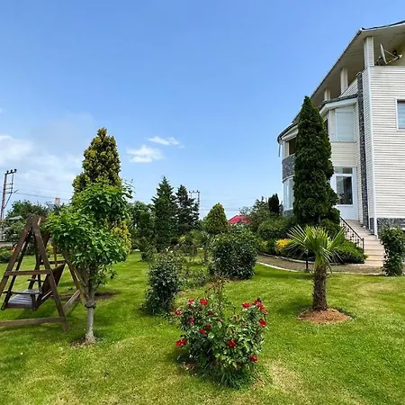 Hotel Heaven Garden